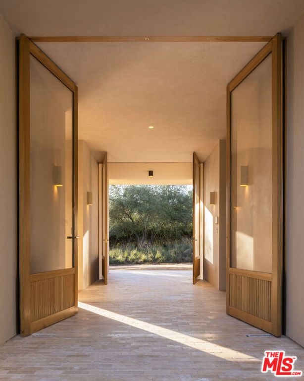 Image 6 of property listing at 620 Stone Meadow Lane, Santa Barbara, CA 93108