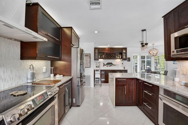2375 SE 8th Street SE, Pompano Beach, FL 33062