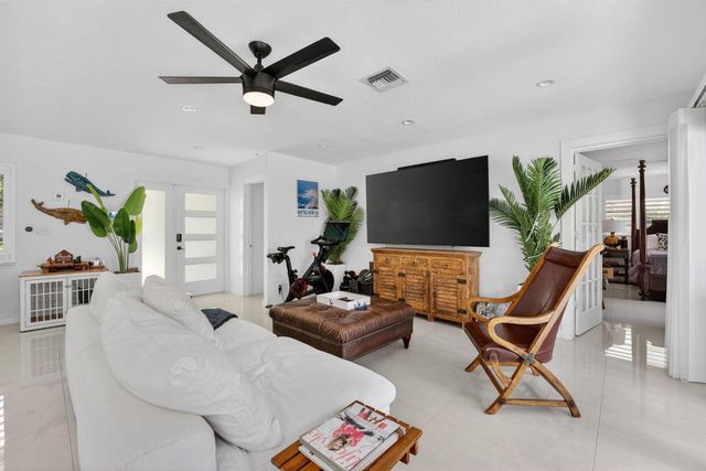 2375 SE 8th Street SE, Pompano Beach, FL 33062