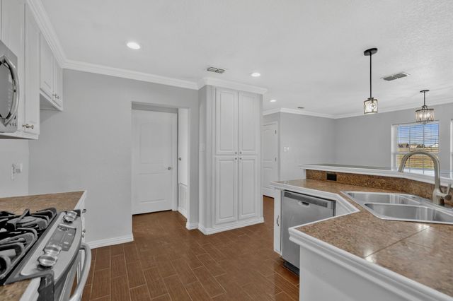 319 Hawk Ridge Road, Decatur, TX 76234