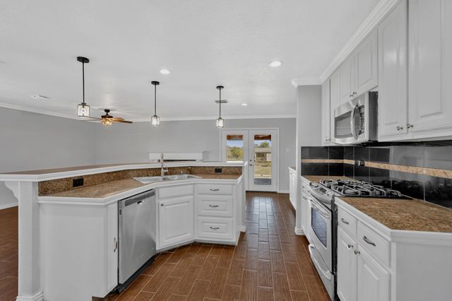 319 Hawk Ridge Road, Decatur, TX 76234