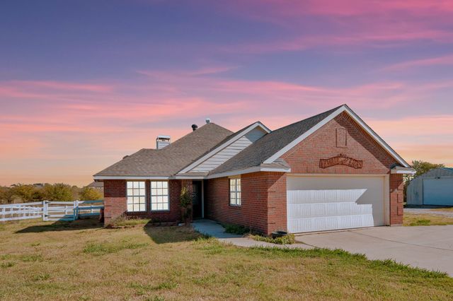 319 Hawk Ridge Road, Decatur, TX 76234