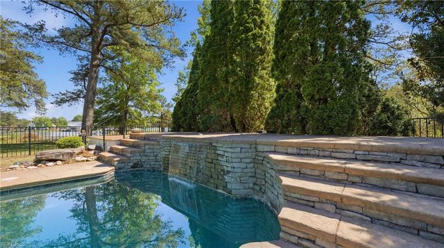 106 Ocean Breeze DR, Yorktown, VA 23693