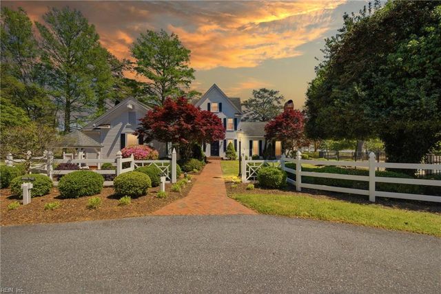 106 Ocean Breeze DR, Yorktown, VA 23693