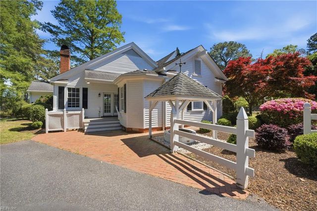 106 Ocean Breeze DR, Yorktown, VA 23693