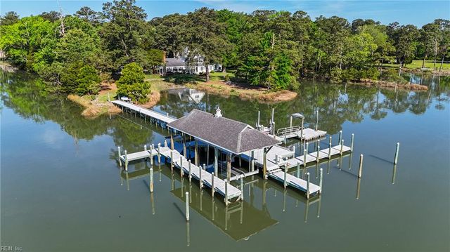 106 Ocean Breeze DR, Yorktown, VA 23693
