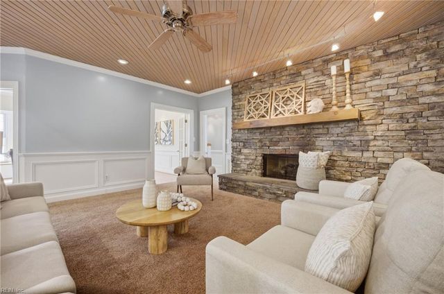 106 Ocean Breeze DR, Yorktown, VA 23693