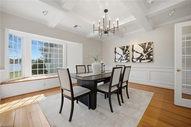 106 Ocean Breeze DR, Yorktown, VA 23693