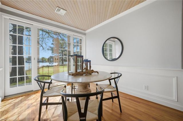 106 Ocean Breeze DR, Yorktown, VA 23693