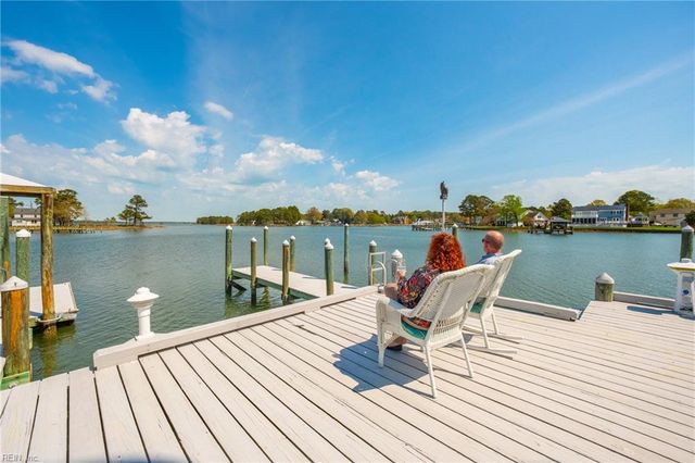 106 Ocean Breeze DR, Yorktown, VA 23693
