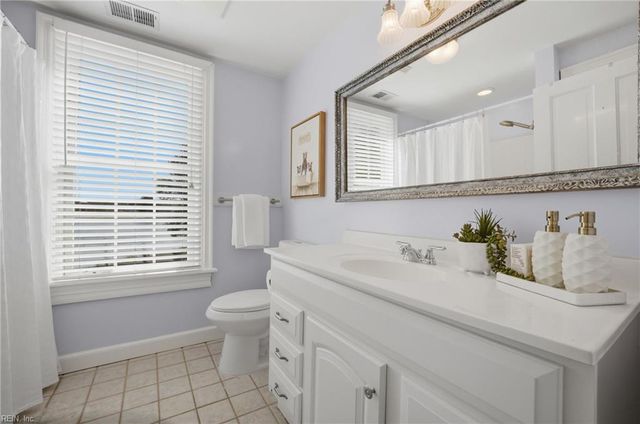 106 Ocean Breeze DR, Yorktown, VA 23693
