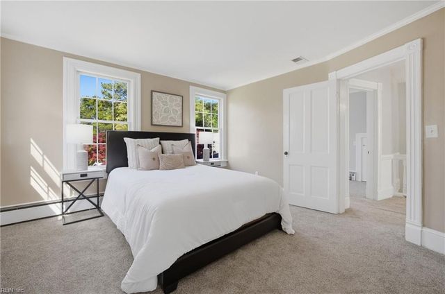 106 Ocean Breeze DR, Yorktown, VA 23693