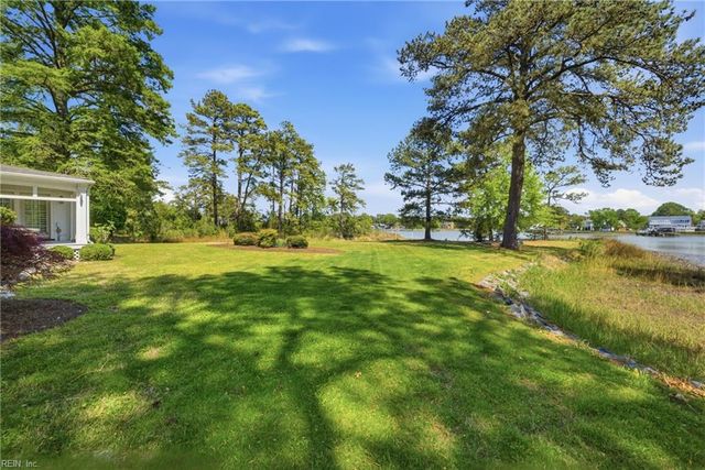 106 Ocean Breeze DR, Yorktown, VA 23693