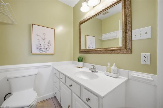 106 Ocean Breeze DR, Yorktown, VA 23693