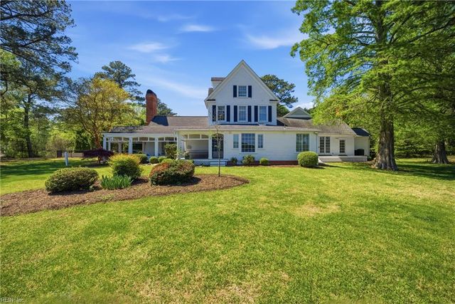 106 Ocean Breeze DR, Yorktown, VA 23693
