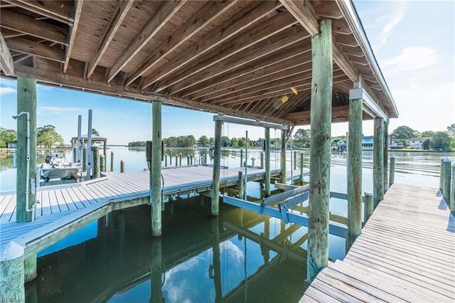 106 Ocean Breeze DR, Yorktown, VA 23693