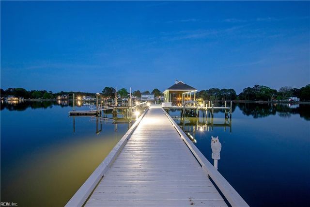106 Ocean Breeze DR, Yorktown, VA 23693