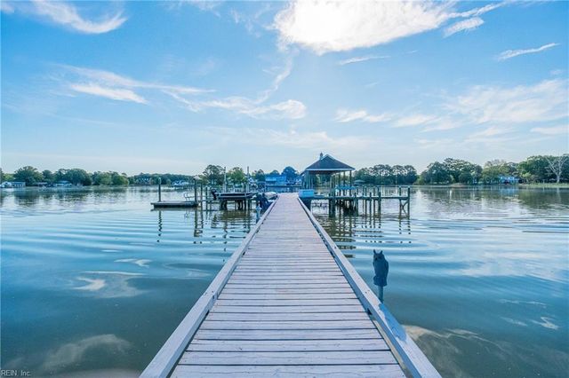 106 Ocean Breeze DR, Yorktown, VA 23693