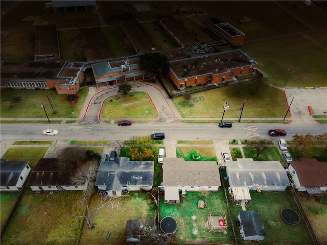 1125 Woodlawn Dr, Corpus Christi, TX 78412