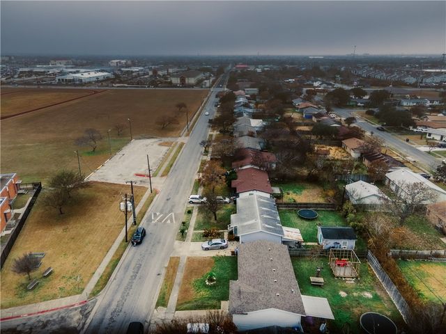 1125 Woodlawn Dr, Corpus Christi, TX 78412