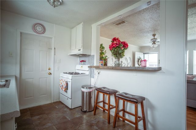 1125 Woodlawn Dr, Corpus Christi, TX 78412