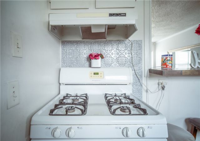 1125 Woodlawn Dr, Corpus Christi, TX 78412