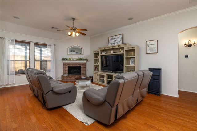 15647 Gatehouse Drive, Fort Worth, TX 76262