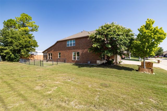 15647 Gatehouse Drive, Fort Worth, TX 76262