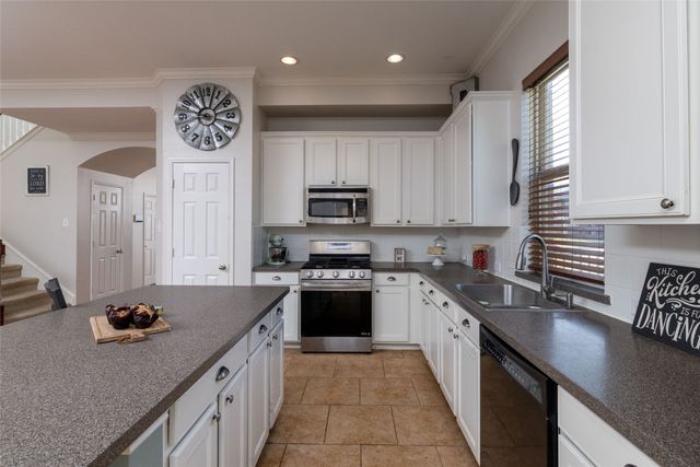 15647 Gatehouse Drive, Fort Worth, TX 76262