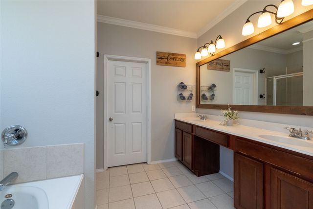 15647 Gatehouse Drive, Fort Worth, TX 76262