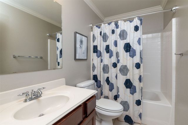 15647 Gatehouse Drive, Fort Worth, TX 76262