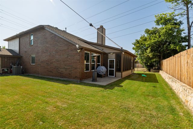 15647 Gatehouse Drive, Fort Worth, TX 76262