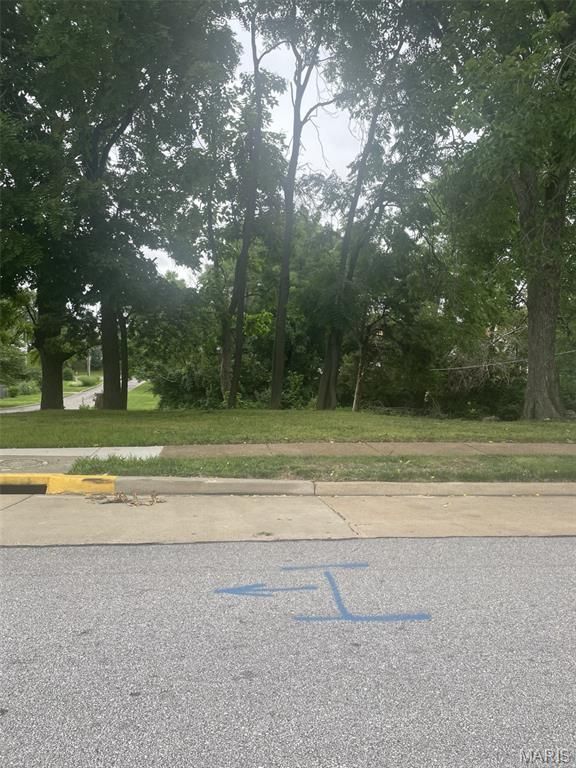 7447 Hoover Avenue, Richmond Heights, MO 63117