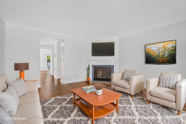 28 Admirals Way 28, Chelsea, MA 02150