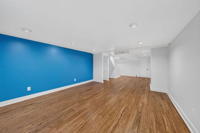 28 Admirals Way 28, Chelsea, MA 02150