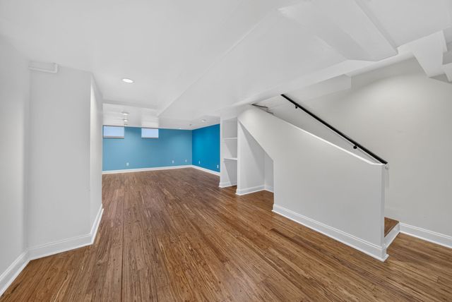 28 Admirals Way 28, Chelsea, MA 02150