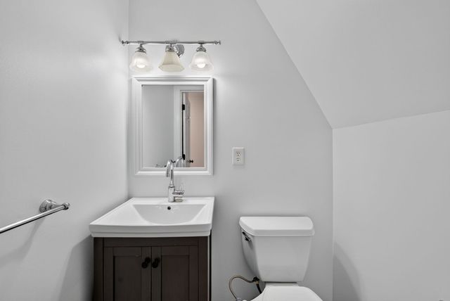 28 Admirals Way 28, Chelsea, MA 02150