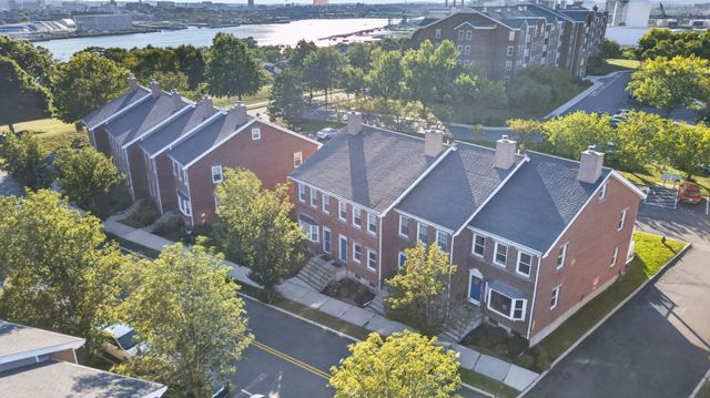 28 Admirals Way 28, Chelsea, MA 02150
