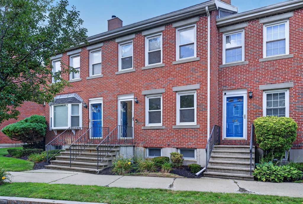28 Admirals Way 28, Chelsea, MA 02150