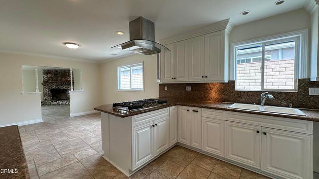 653 Willowgrove Avenue, Glendora, CA 91741