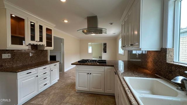 653 Willowgrove Avenue, Glendora, CA 91741