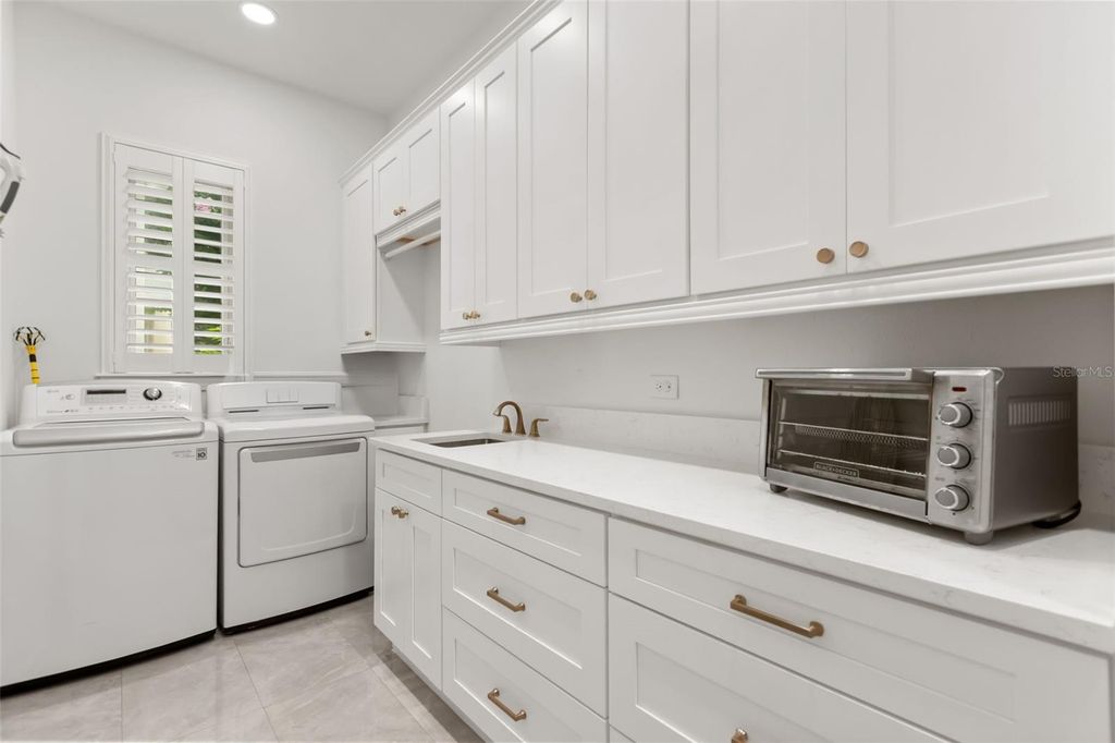 Image 29 of property listing at 2656 MEETING PLACE, Orlando, FL 32814