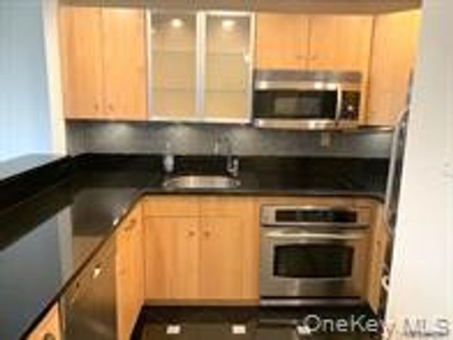 2 Richmond Road 4-O, Lido Beach, NY 11561