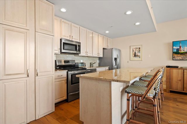 260 Dune Road 89, Westhampton Beach, NY 11978