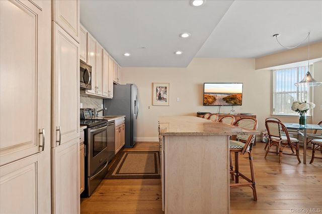 260 Dune Road 89, Westhampton Beach, NY 11978