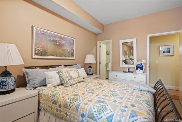 260 Dune Road 89, Westhampton Beach, NY 11978