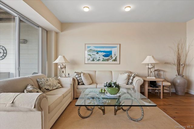 260 Dune Road 89, Westhampton Beach, NY 11978