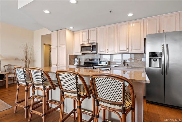 260 Dune Road 89, Westhampton Beach, NY 11978