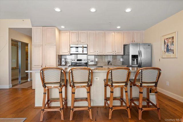 260 Dune Road 89, Westhampton Beach, NY 11978