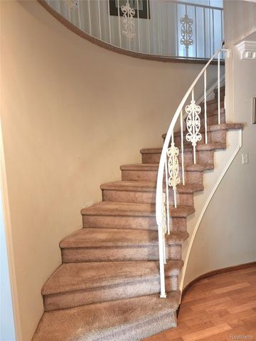 3333 Innsbrook Drive, Rochester Hills, MI 48309